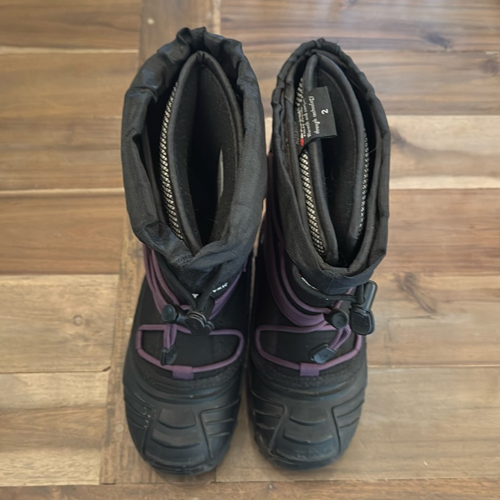 Baffin Snow Goose size 2.  Black and Purple Boots.